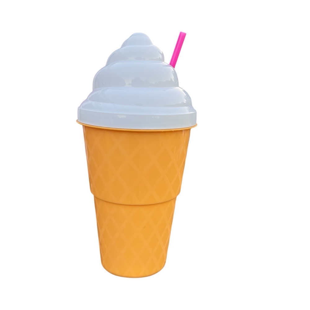Ice Cream Cone Tumbler with Pink Straw NWT